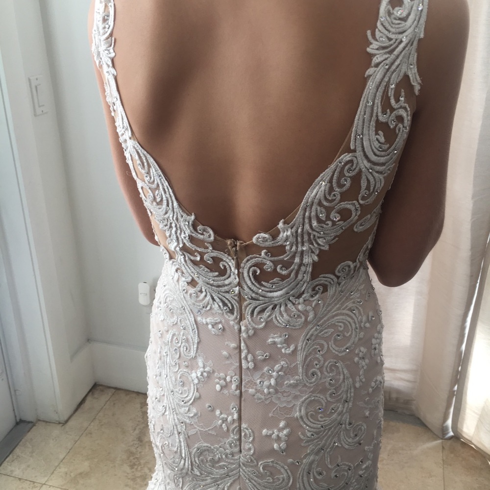 Stunning custom made gown - Picture 4 of 6